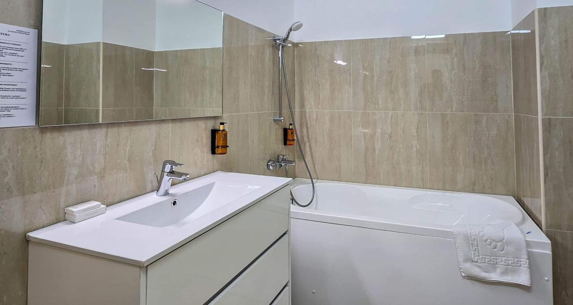 Green Park Boutique Hotel Focşani Екстериор снимка