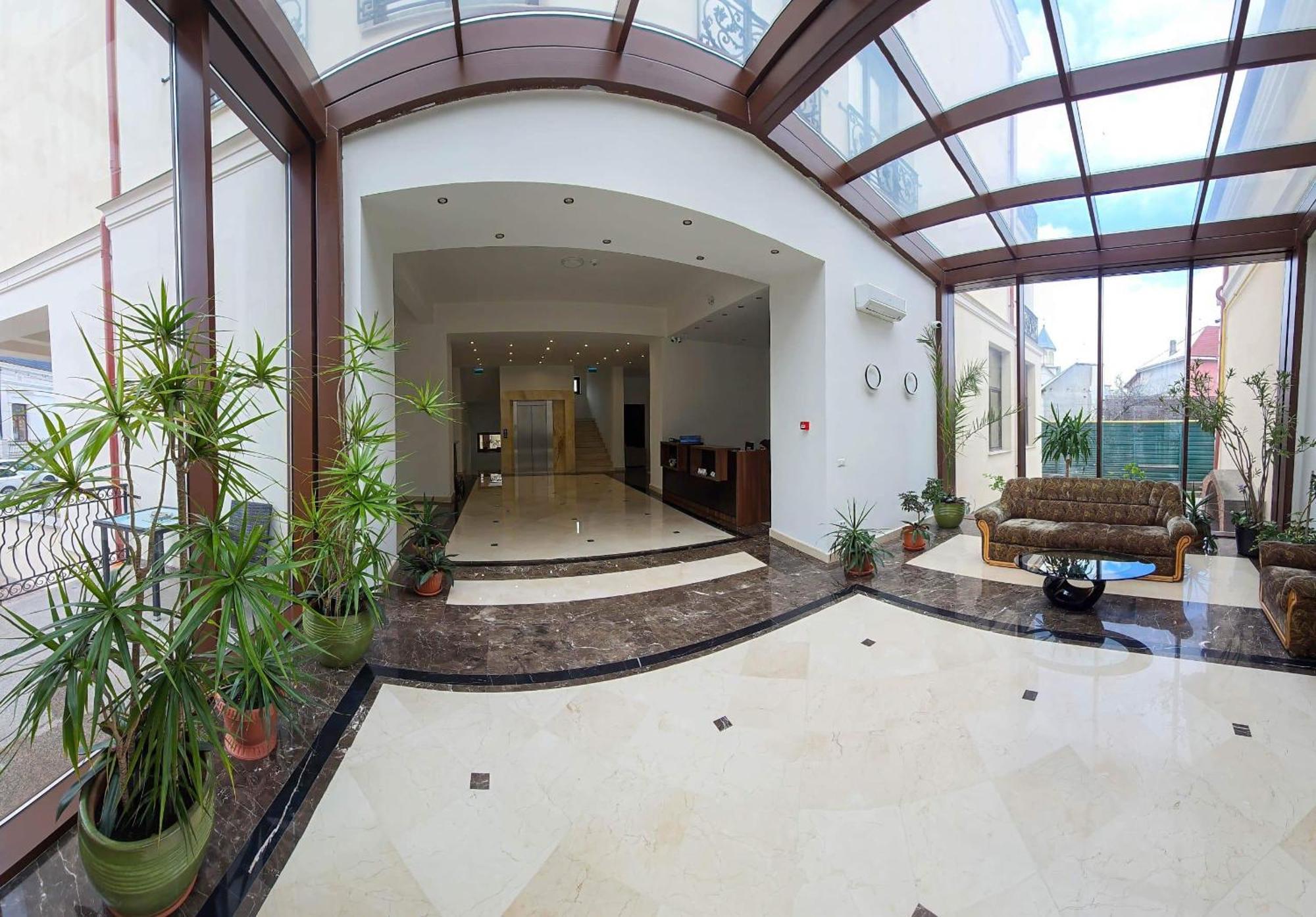 Green Park Boutique Hotel Focşani Екстериор снимка