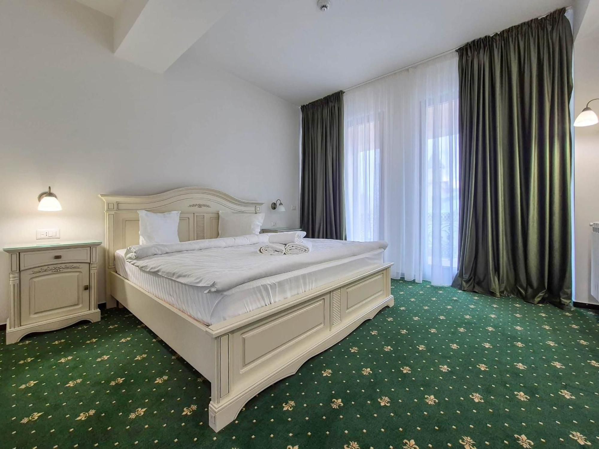 Green Park Boutique Hotel Focşani Екстериор снимка