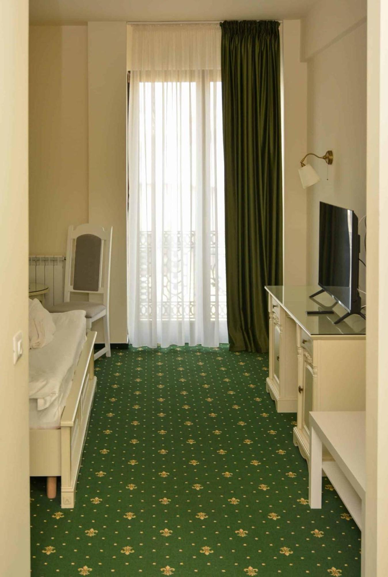 Green Park Boutique Hotel Focşani Екстериор снимка