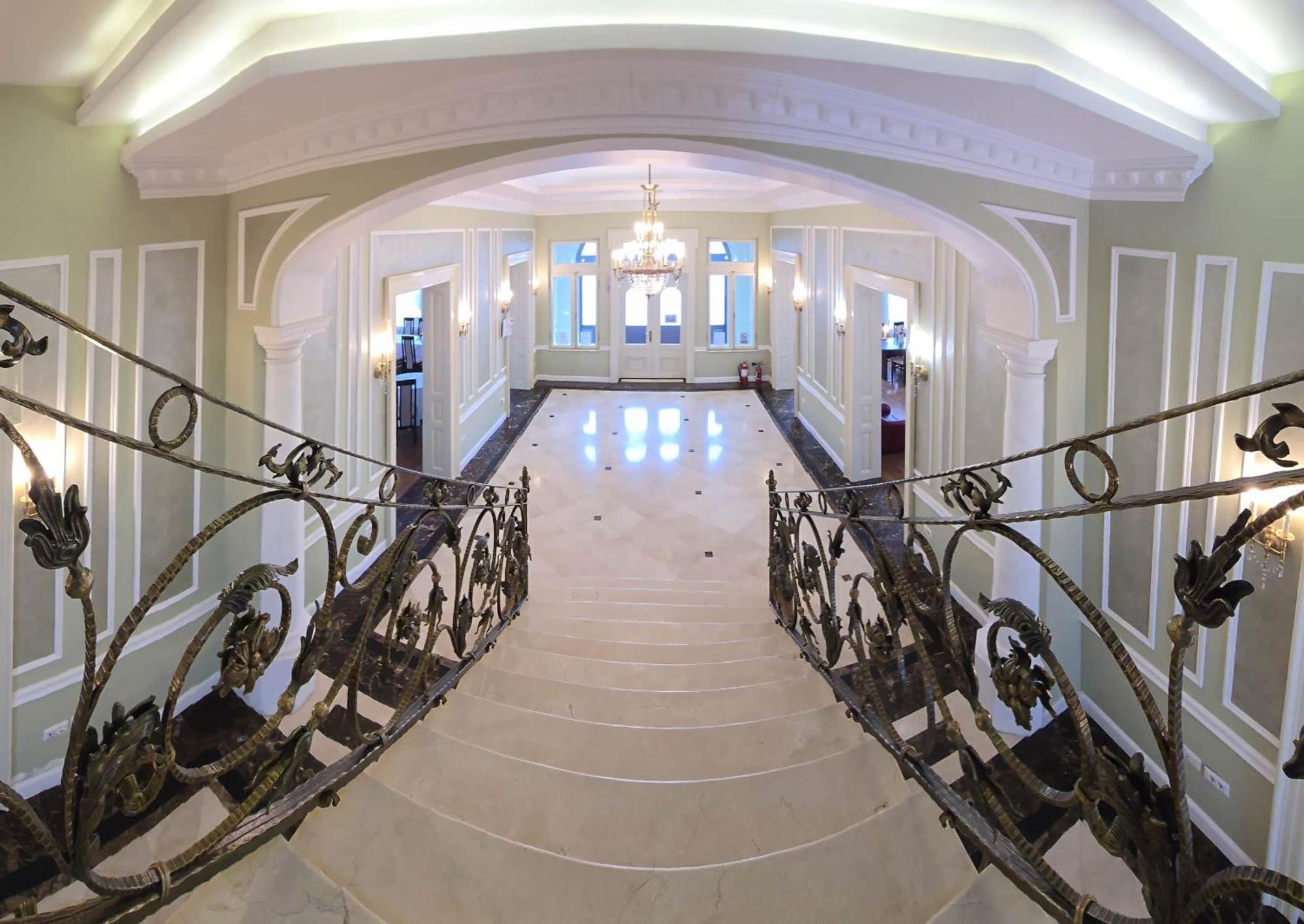 Green Park Boutique Hotel Focşani Екстериор снимка