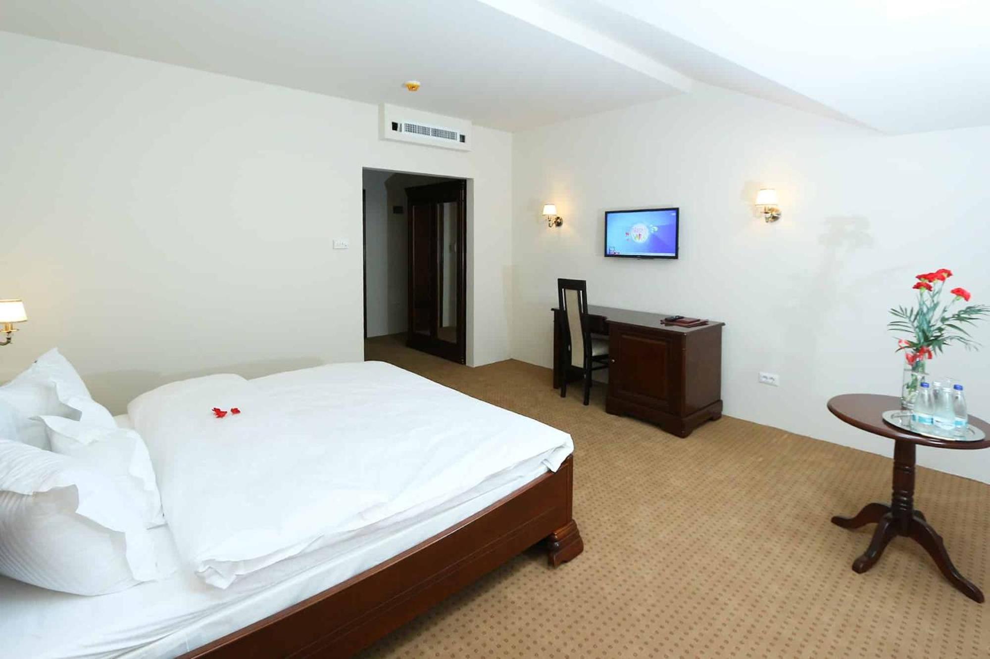 Green Park Boutique Hotel Focşani Екстериор снимка
